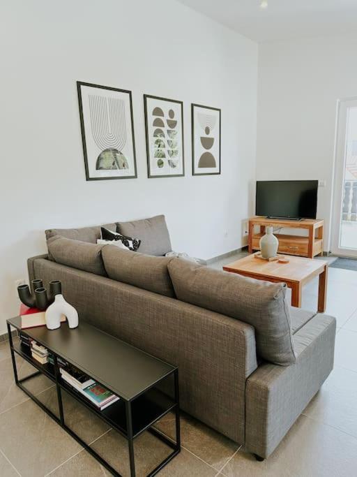 Apartment 100 Qm Im Weindorf - Balkon/Garage Aspisheim Ngoại thất bức ảnh