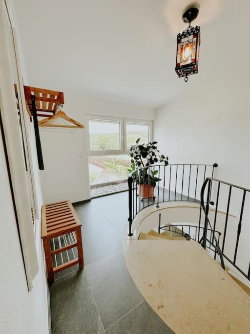 Apartment 100 Qm Im Weindorf - Balkon/Garage Aspisheim Ngoại thất bức ảnh
