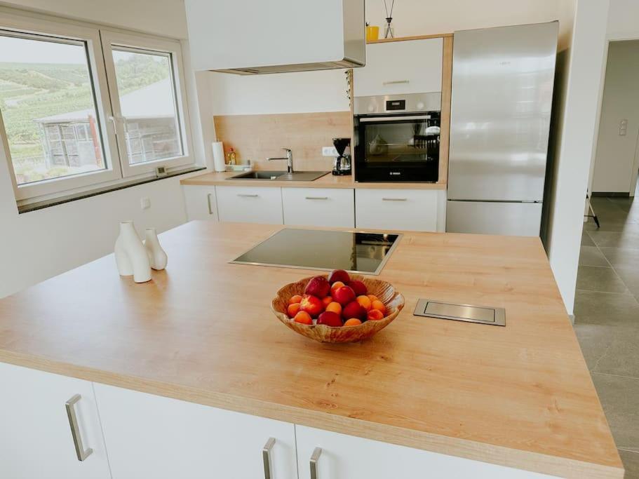 Apartment 100 Qm Im Weindorf - Balkon/Garage Aspisheim Ngoại thất bức ảnh